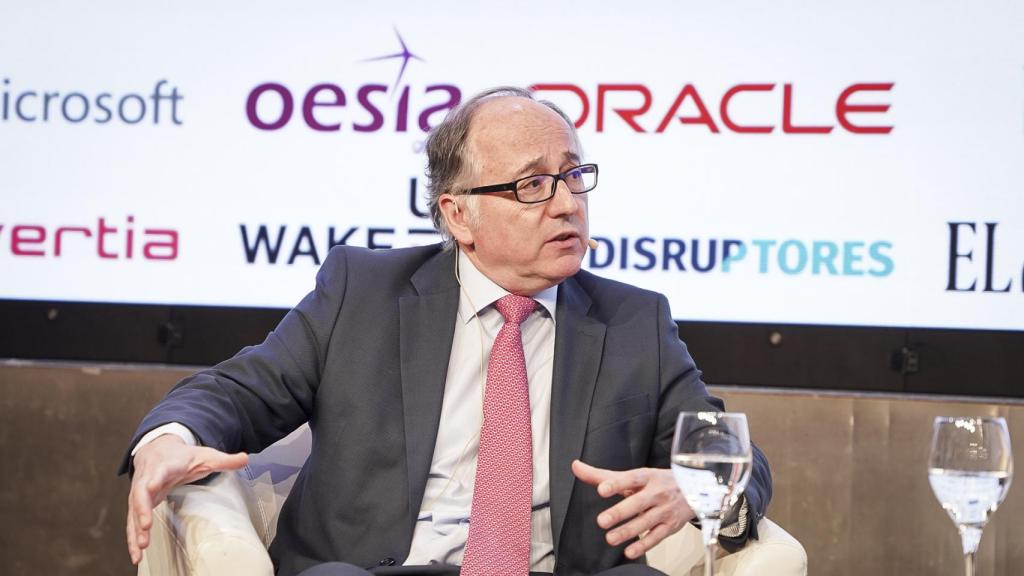 Luis Gallego, CEO de IAG, durante su intervención en el IV Foro Económico Español Wake Up, Spain!, organizado por EL ESPAÑOL, Invertia y Disruptores en colaboración con EMT de Madrid, EY, Microsoft, Oesia y Oracle.