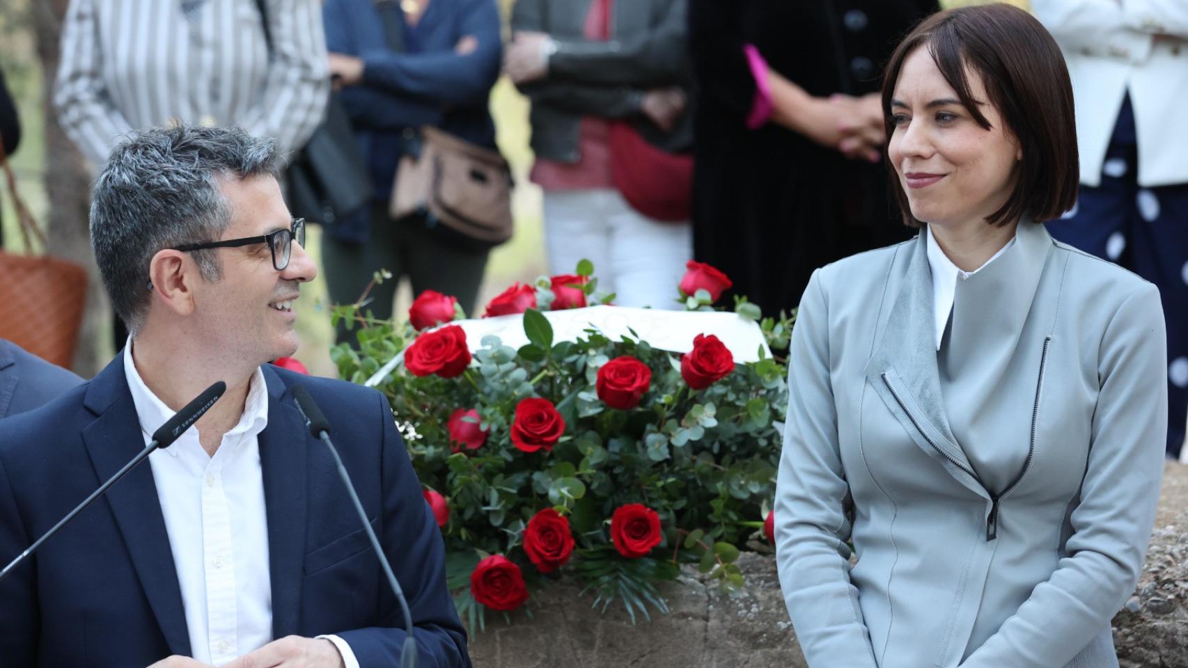 Diana Morant y Félix Bolaños en el acto homenaje celebrado en el Paredón de España en Paterna. EE