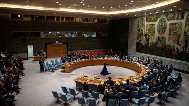 Miembros del Consejo de Seguridad asisten a una reunión sobre la situación en Oriente Medio en la sede de la ONU, el domingo en Nueva York.