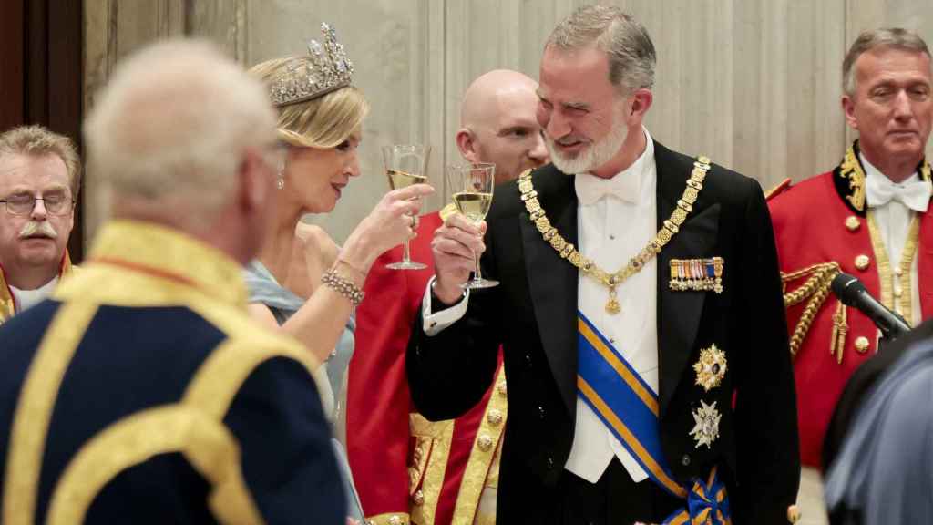 Felipe VI y Máxima de Holanda durante el brindis en la cena de gala.