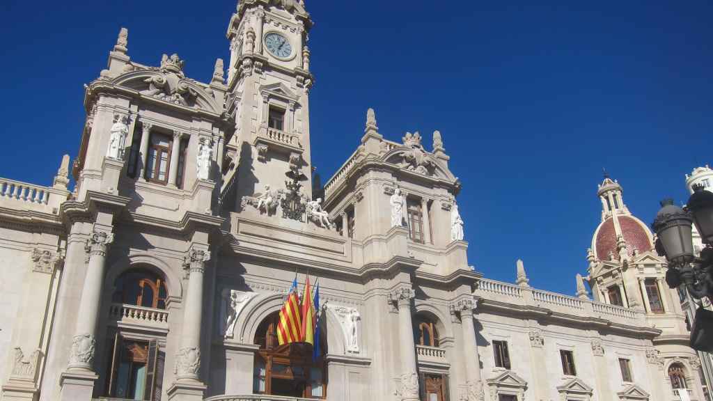 Imagen de archivo de la fachada del Ayuntamiento de Valencia. Europa Press