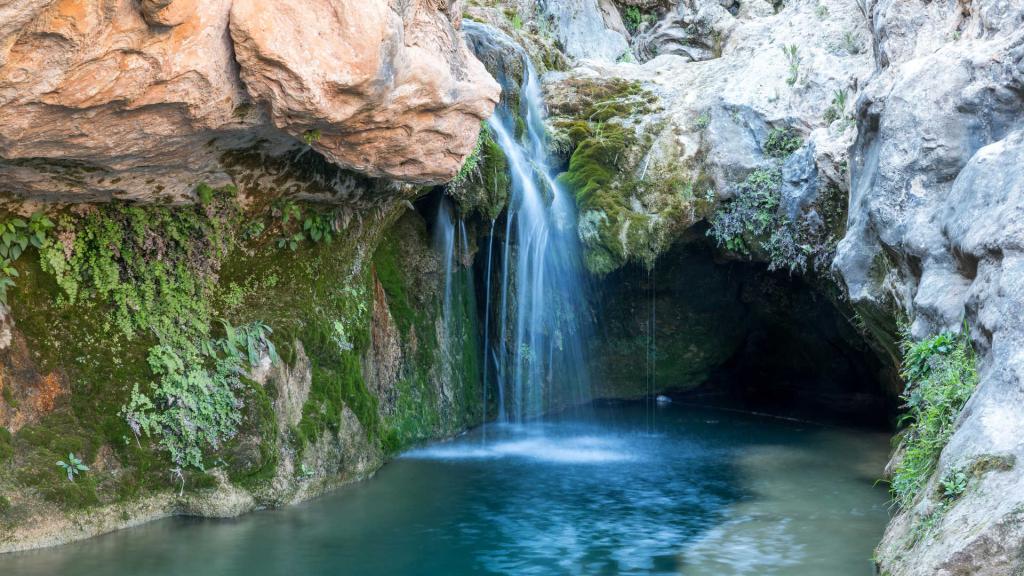 Una de las cascadas del río Sellent, en Bolbaite. Turisme Comunitat Valenciana