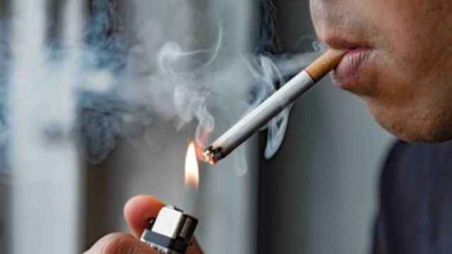 Un 33,4% de los adolescentes en España entre 14 y 18 años ha fumado alguna vez en la vida.