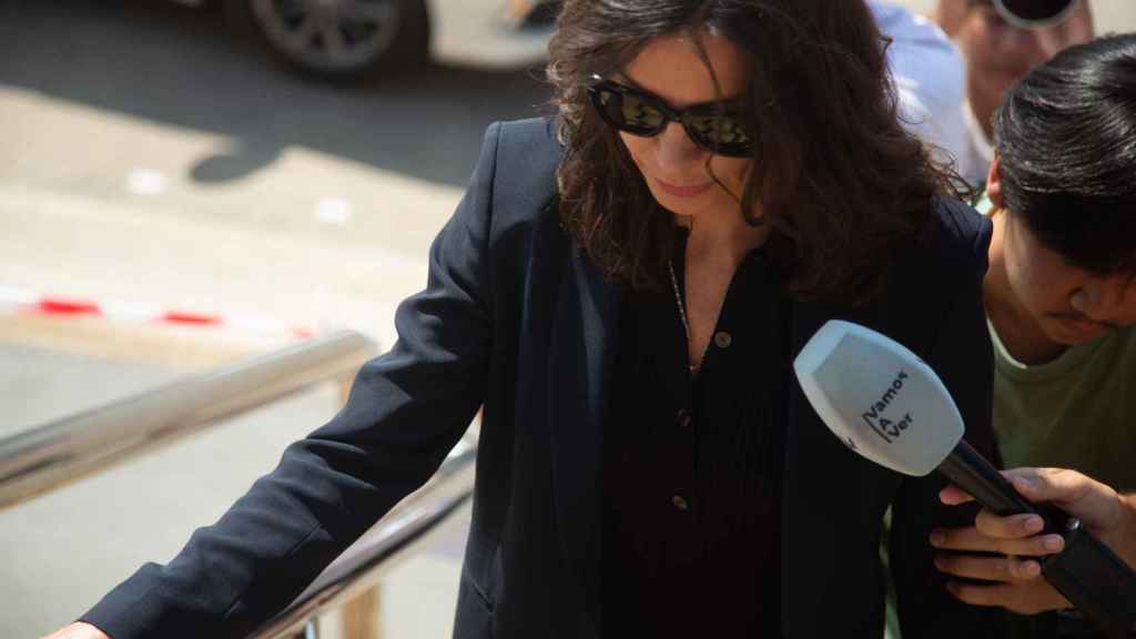 Silvia Bronchalo, cabizbaja, a su llegada al juicio contra su hijo.