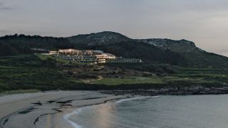 El parador que nació del Prestige: un "balcón al fin del mundo" y el mejor hotel en un entorno natural de España