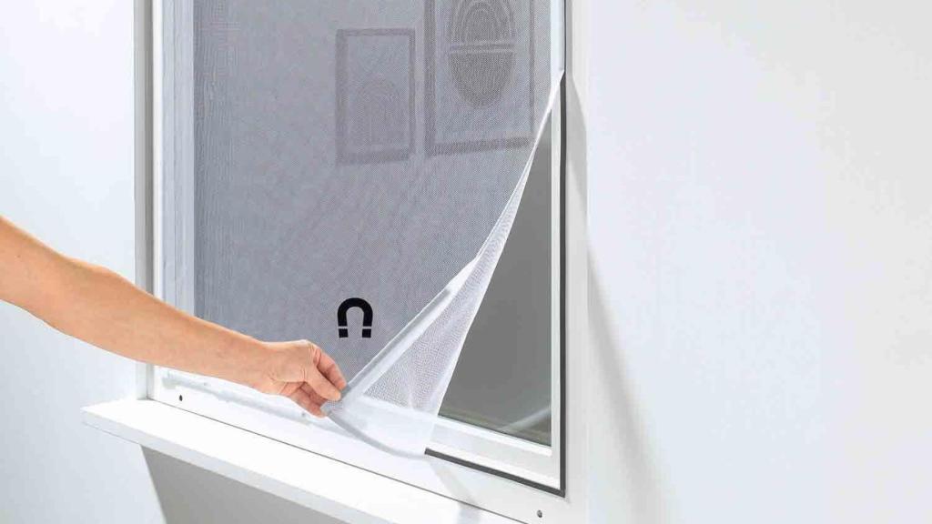 Cortina de ventana mosquitera con cierre magnético.