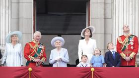 La Familia Real británica, en junio de 2022, con Isabel II.