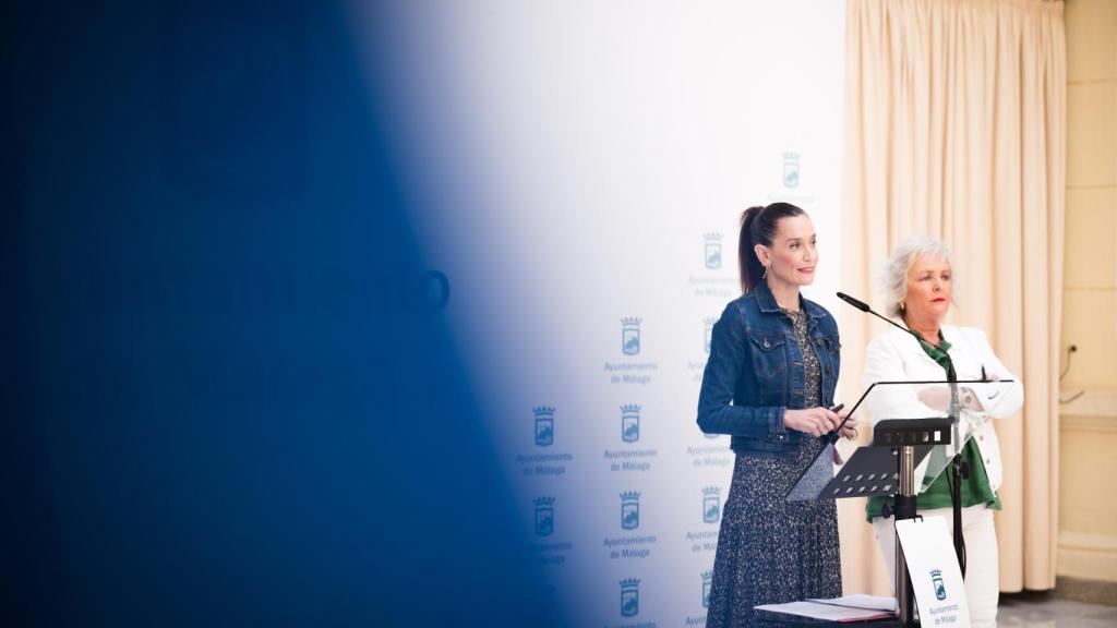 Elisa Pérez de Siles y Teresa Porras, en la rueda de prensa tras la Junta de Gobierno Local del Ayuntamiento de Málaga.