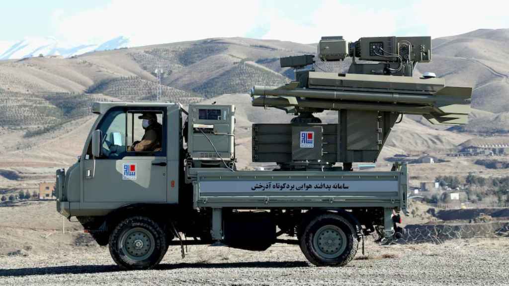 El sistema iraní de defensa aérea de corto alcance Azarkhsh