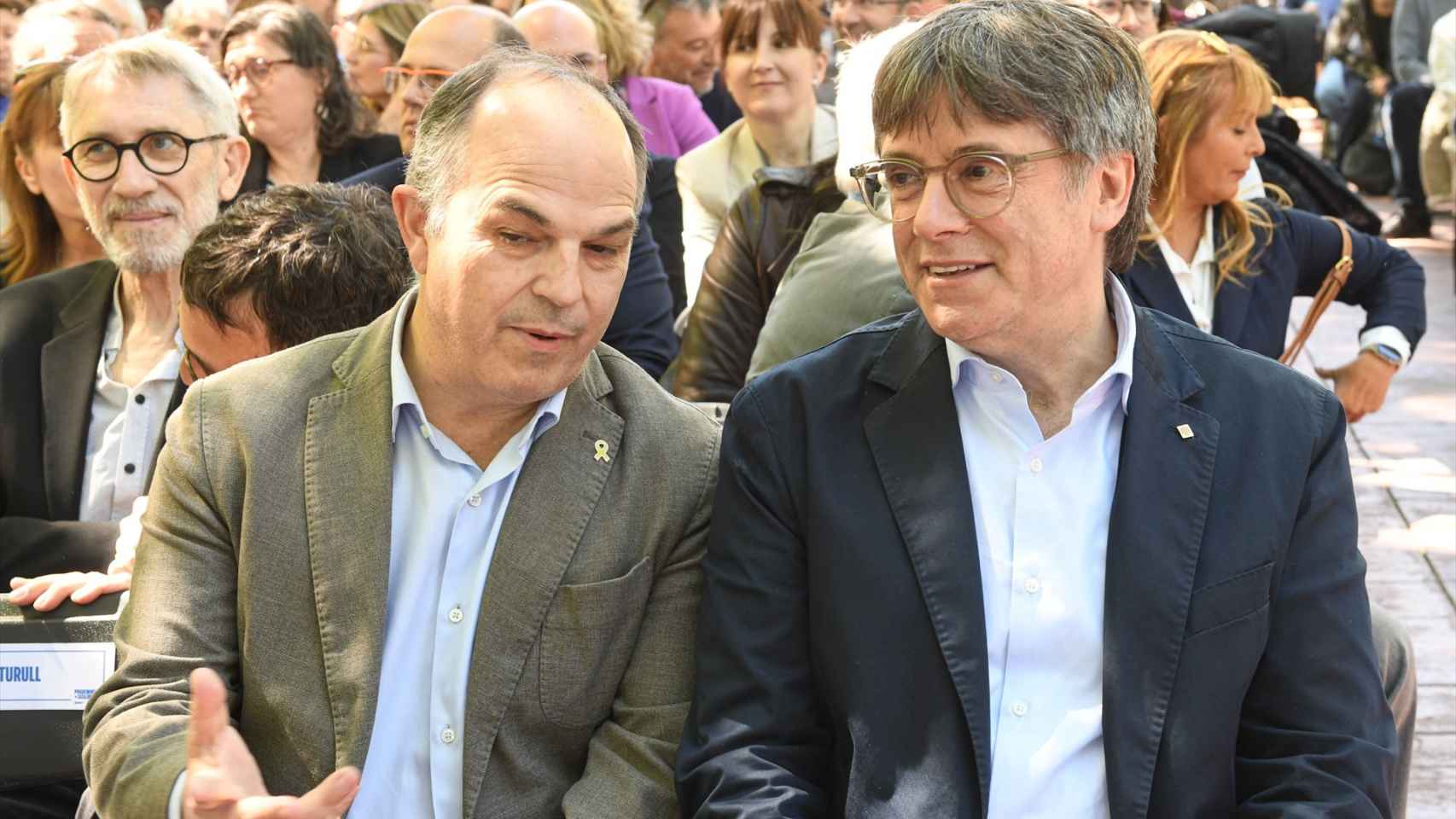 Jordi Turull y Carles Puigdemont, durante el acto celebrado este sábado por Junts en la localidad francesa de Amélie-les-Bains-Palalda.