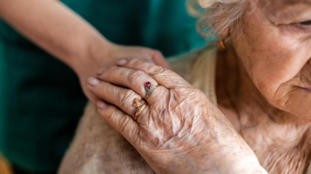 Betanzos (A Coruña) pondrá en marcha un programa para mayores que viven en soledad no deseada