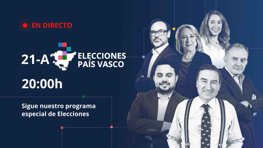 El presidente ejecutivo y director de El Español, Pedro J. Ramírez, junto con el elenco de periodistas que analizarán la noche electoral en País Vasco.
