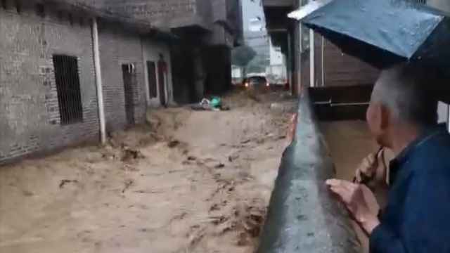 China se enfrenta a inundaciones en Guangdong