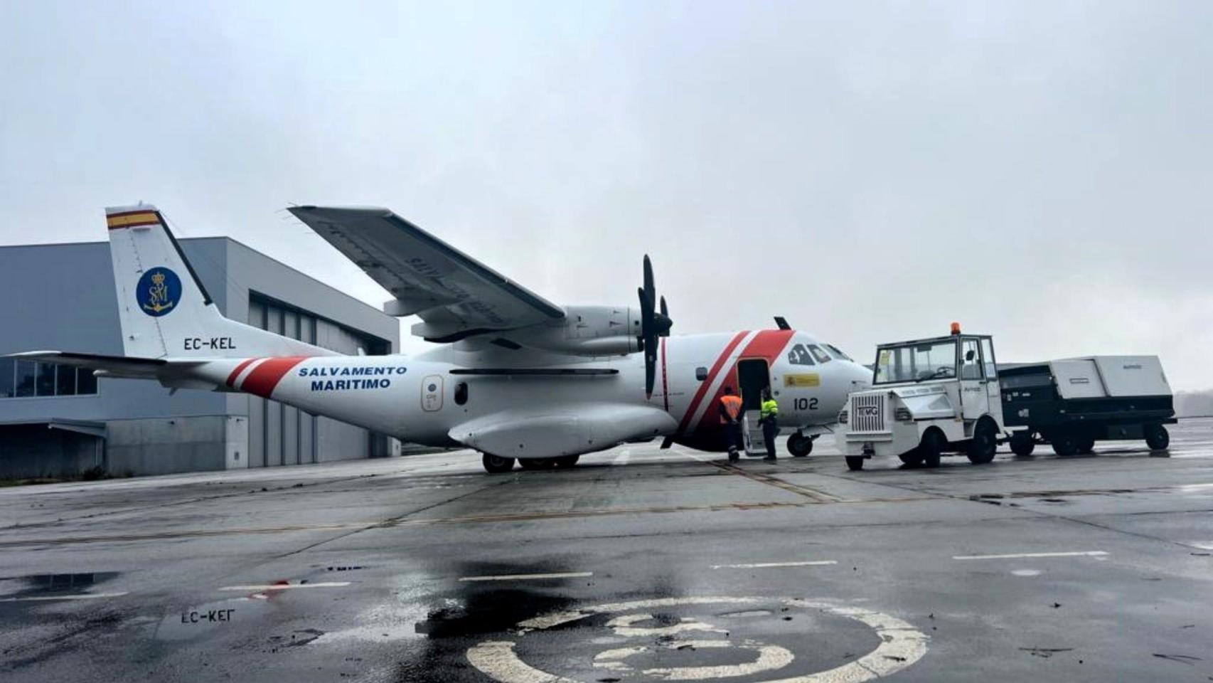 Evacuado un tripulante herido a 180 millas de la costa de A Coruña al aeropuerto de Alvedro