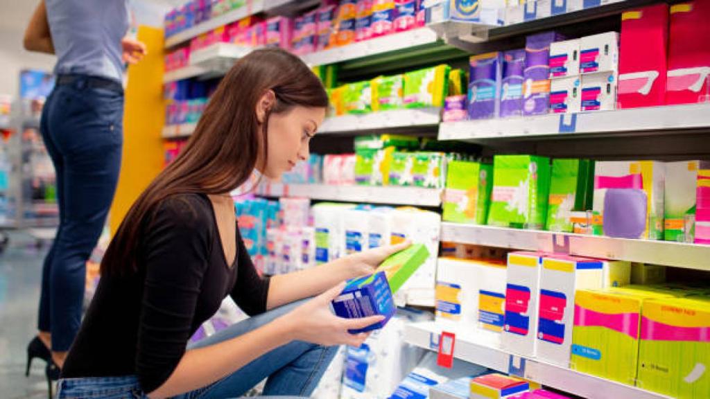 Elegir qué productos de higiene íntima utilizar cada vez es más complicado debido a su elevado coste.