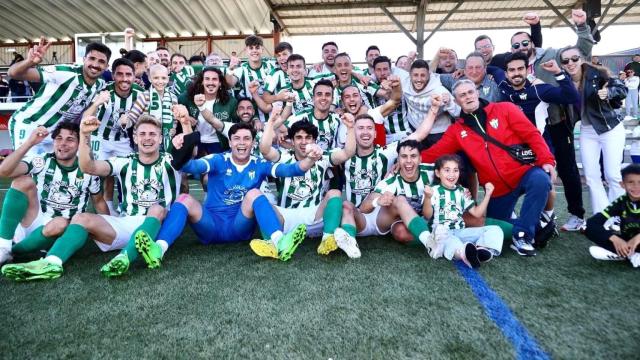 El CD Guijuelo celebra su participación en los Play-Off de Segunda RFEF