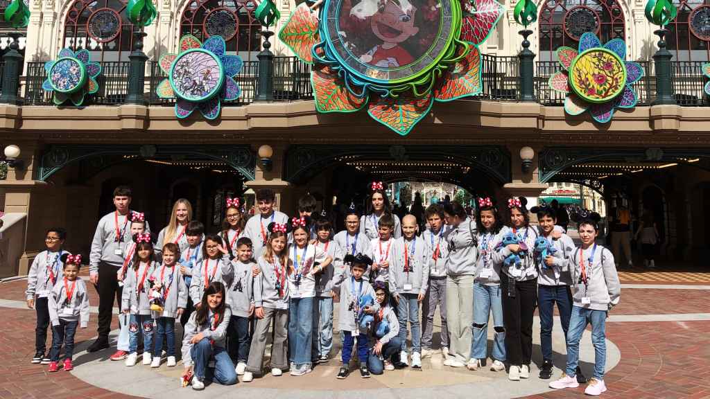 De llevar consolas al hospital a un día en Disneyland: así es la ONG que busca las sonrisas entre el cáncer infantil