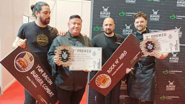 Los cuatro finalistas de Madrid del concurso Burger Combat este lunes 22 de abril.