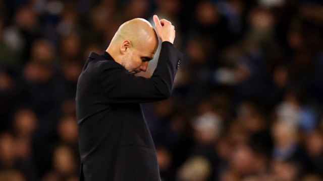 Guardiola hace un gesto de lamento durante la eliminatoria de Champions League.