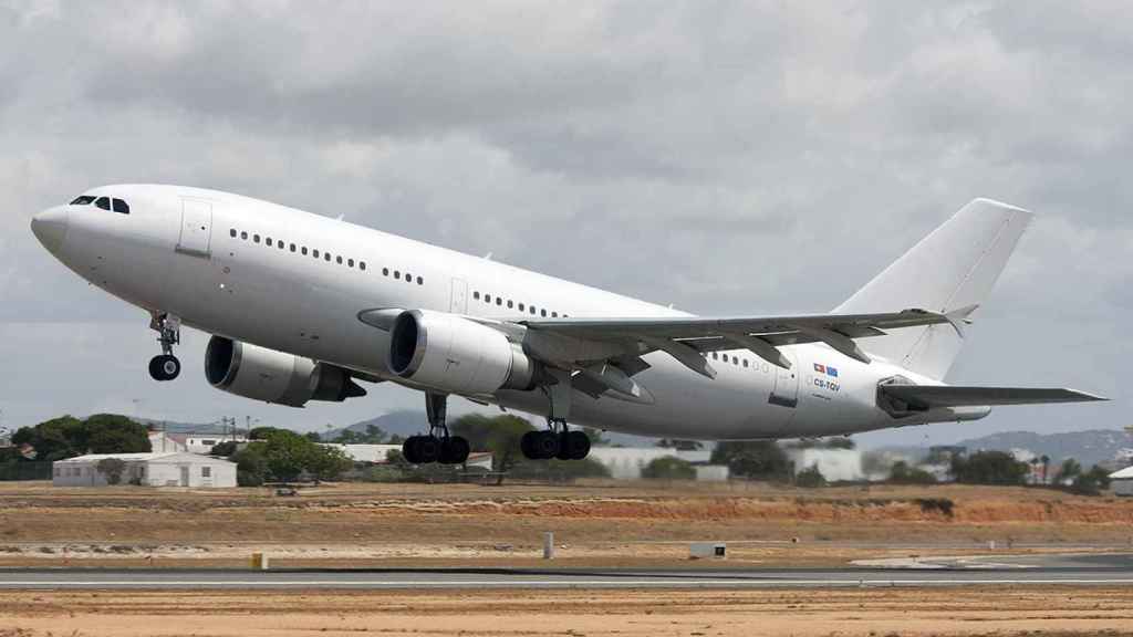 Airbus A310 despegando