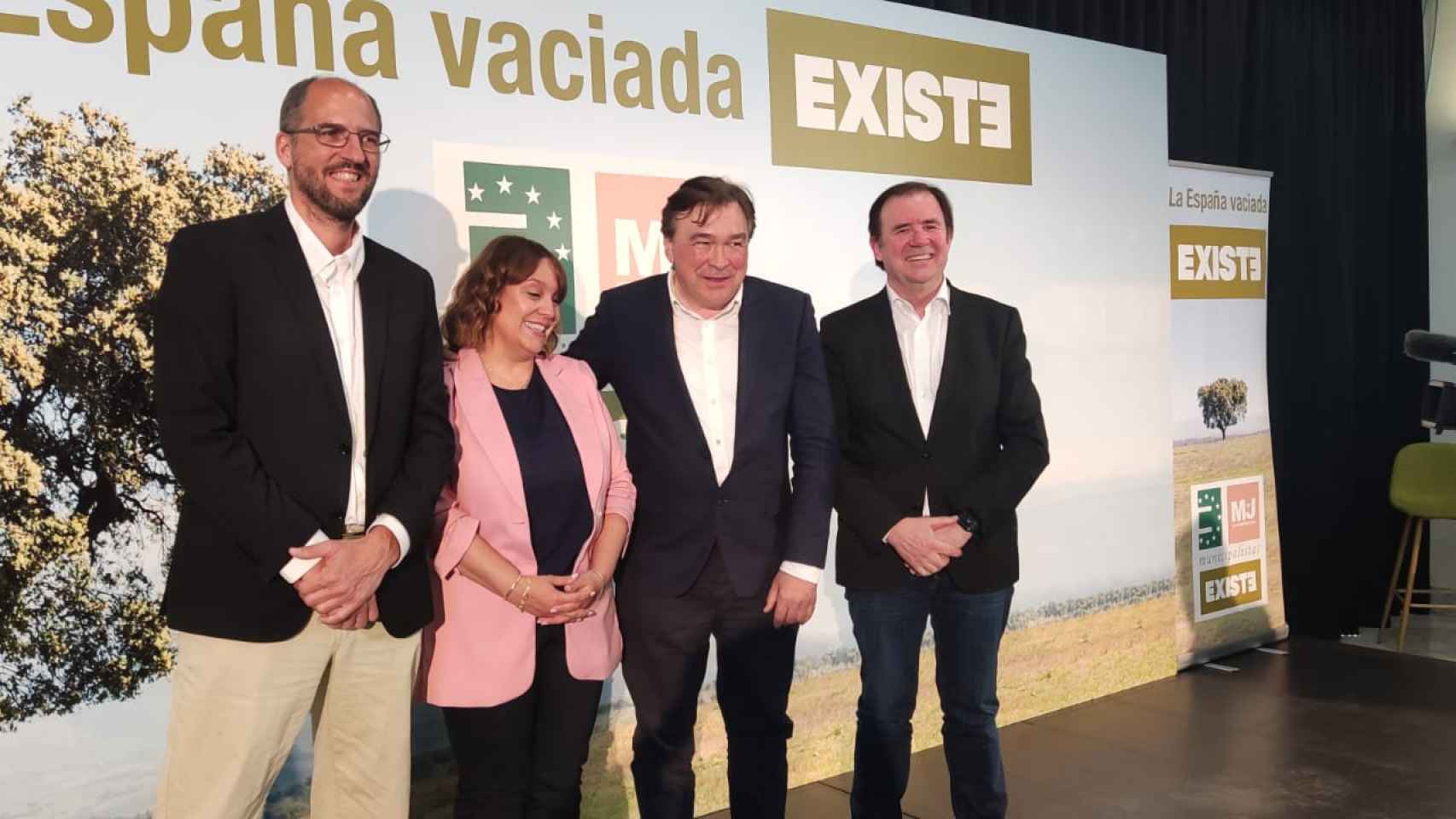 Tomás Guitarte (Teruel Existe), junto a Ángel Montealegre , Vanessa García (Soria YA) y Jorge Serrano (M+J), en la presentación de la candidatura