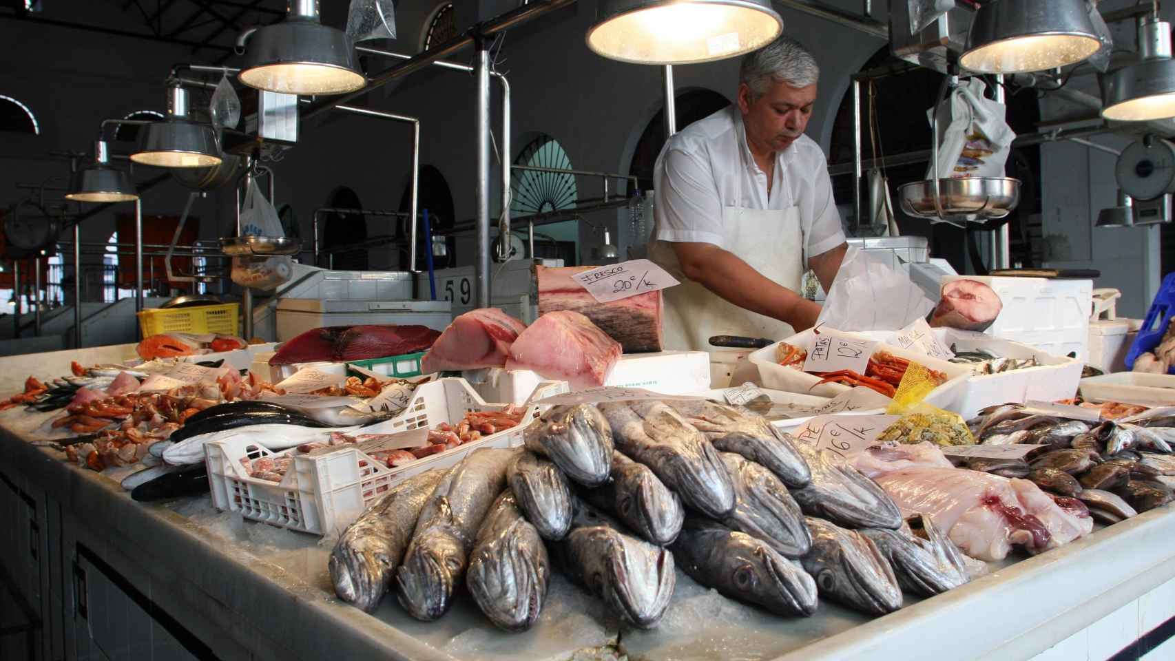 Ordenan retirar de inmediato este popular pescado de España y piden no consumirlo