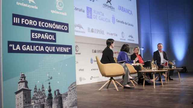 Los participantes en la mesa redonda sobre las grandes empresas gallegas y los ODS.