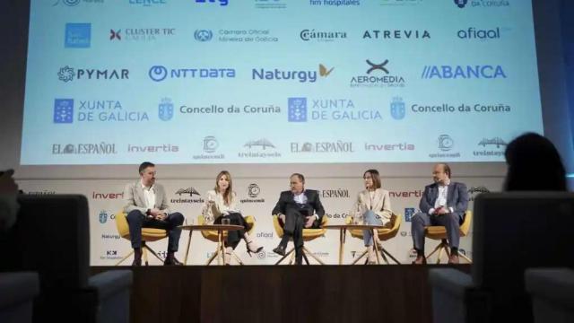 A la izquierda Antonio Soto ( Verne Technology Group), Nereida Canoso (Concelleira de Innovación), Verónica Bolón (Universidad de A Coruña) y Óscar González (Centro Tecnlógico ITC)