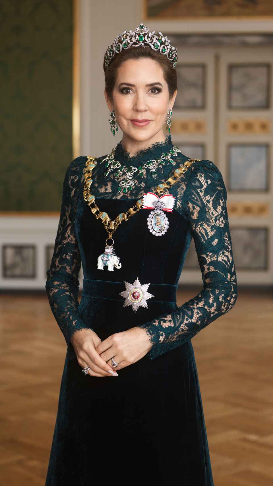 Mary de Dinamarca, en el retrato oficial publicado este 25 de abril.