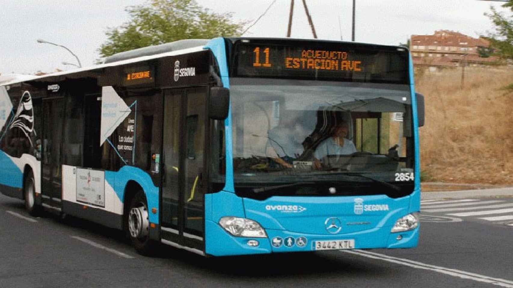 Imagen de un autobús urbano en Segovia.