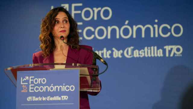La presidenta de la Comunidad de Madrid, Isabel Díaz Ayuso, interviene durante la celebración del 15 aniversario del Foro Económico de El Norte de Castilla.
