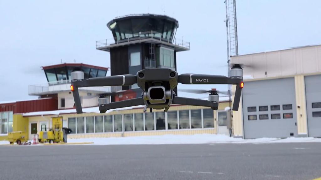 Un dron DJI operando en el aeropuerto de Örnsköldsvik