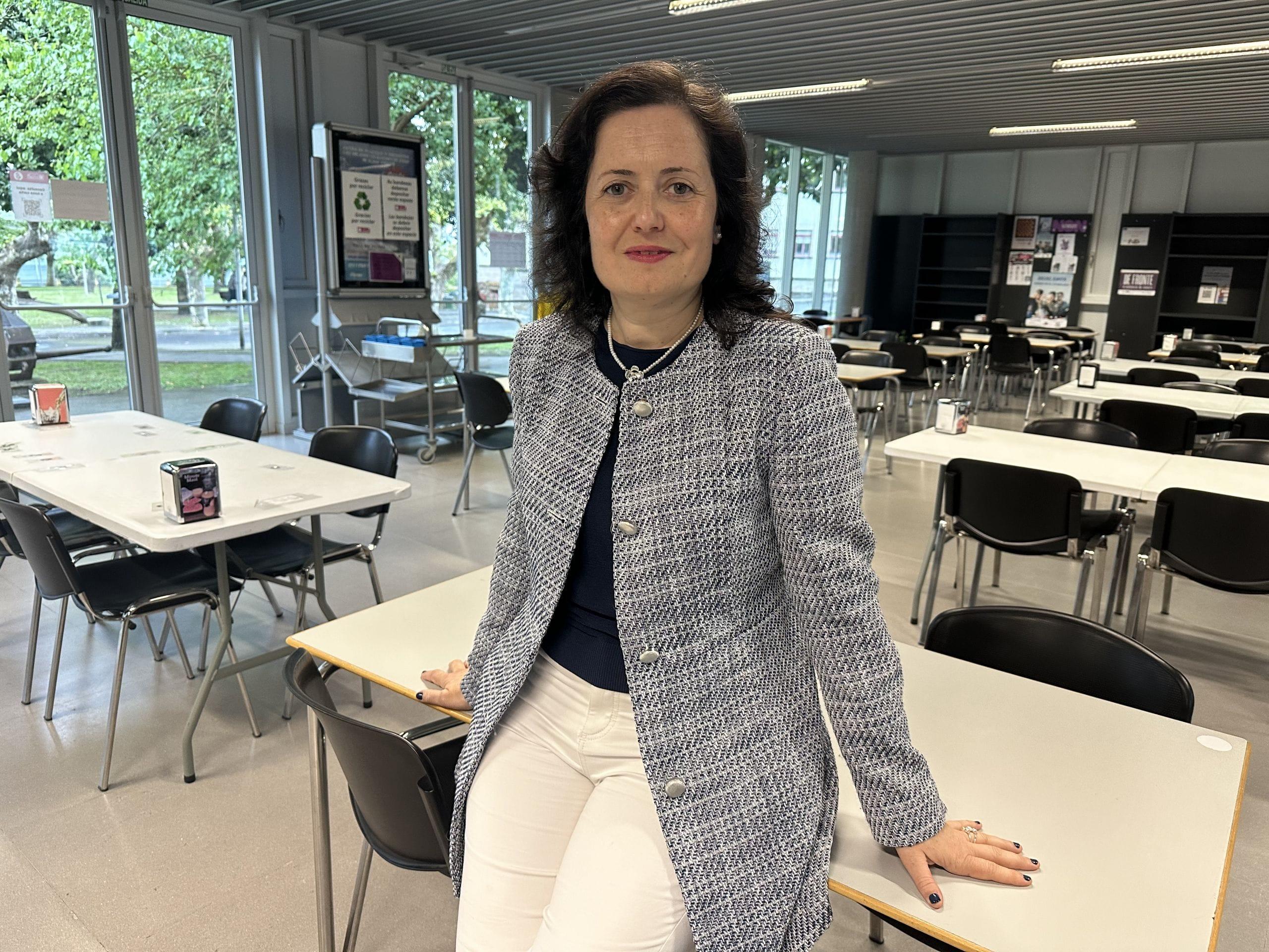 Ana Ares, esta mañana, en la cafetería del Campus de Ferrol.                                Foto: Cedida