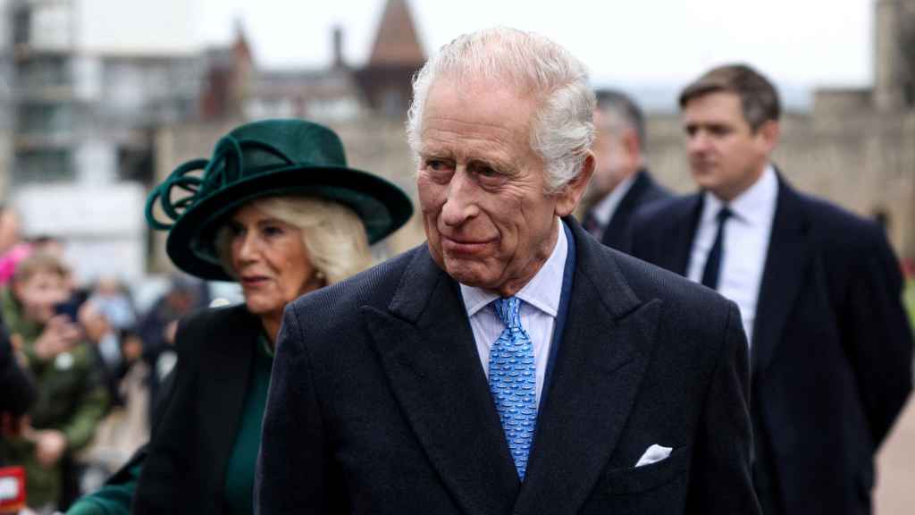 El rey Carlos III, en una de sus últimas imágenes públicas, con Camila, el 31 de marzo, en Windsor.