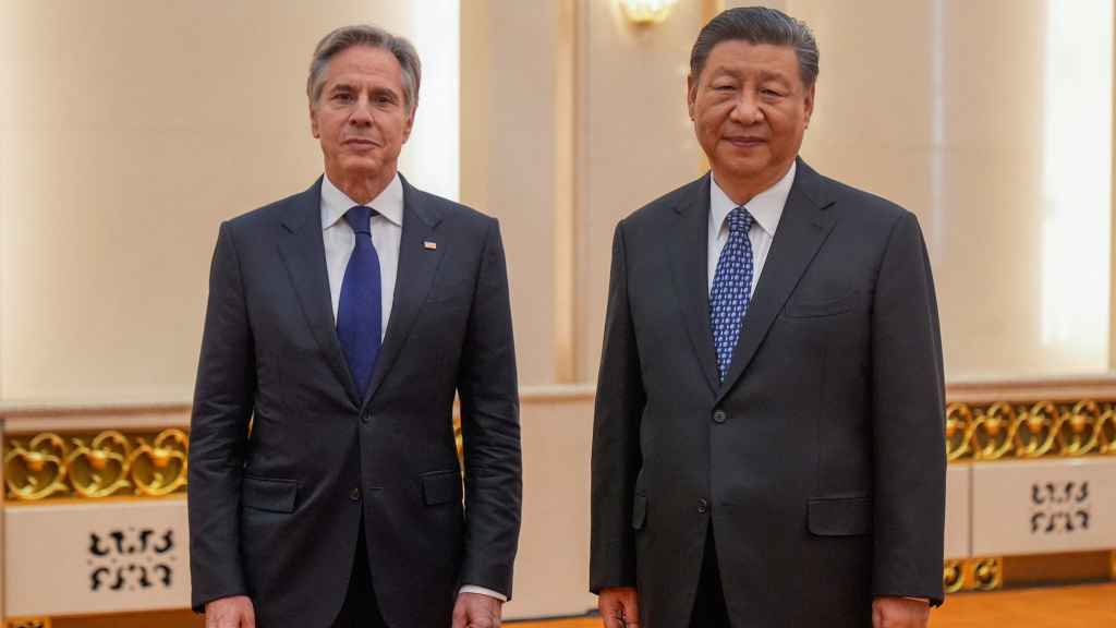 El secretario de Estado estadounidense, Antony Blinken, y el presidente chino, Xi Jinping, este viernes en Pekín.
