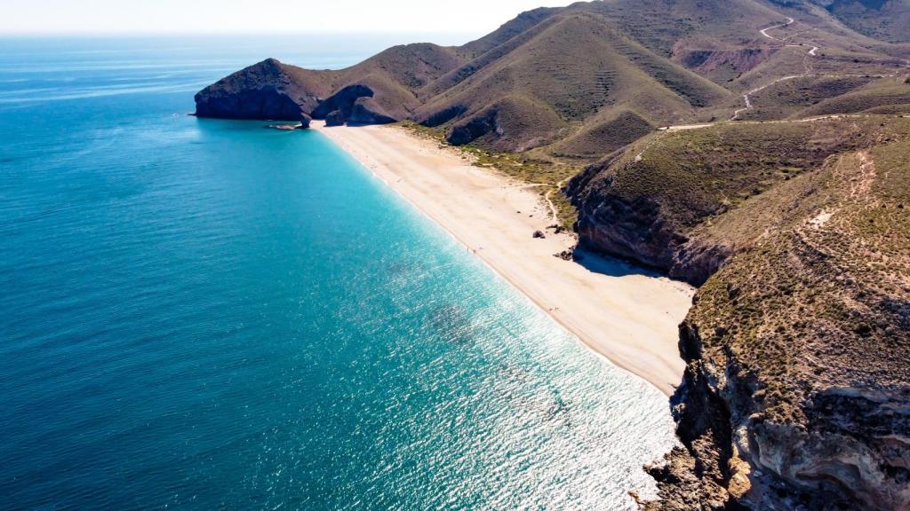 Vista panorámica de la playa de los Muertos