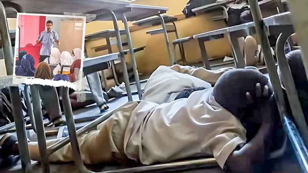 Naranjo ha mantenido a flote la universidad pese a la guerra y el hambre. Estudiantes de la escuela primaria Comboni de Jartum el 15 de abril del 2023. Tan pronto como oyeron los disparos, se tumbaron sobre el suelo para salvar sus vidas.
