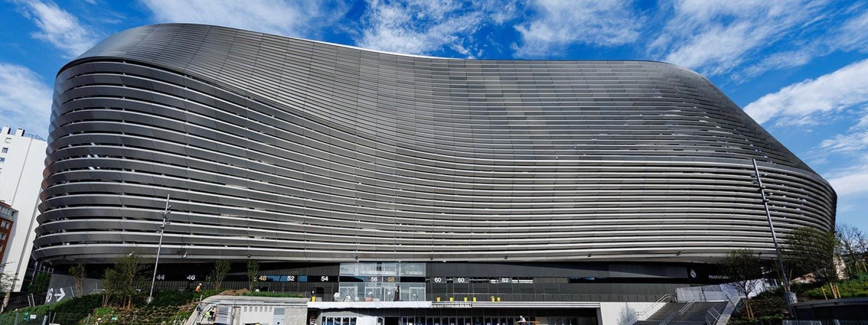 Nueva Plaza Bernabéu junto al estadio
