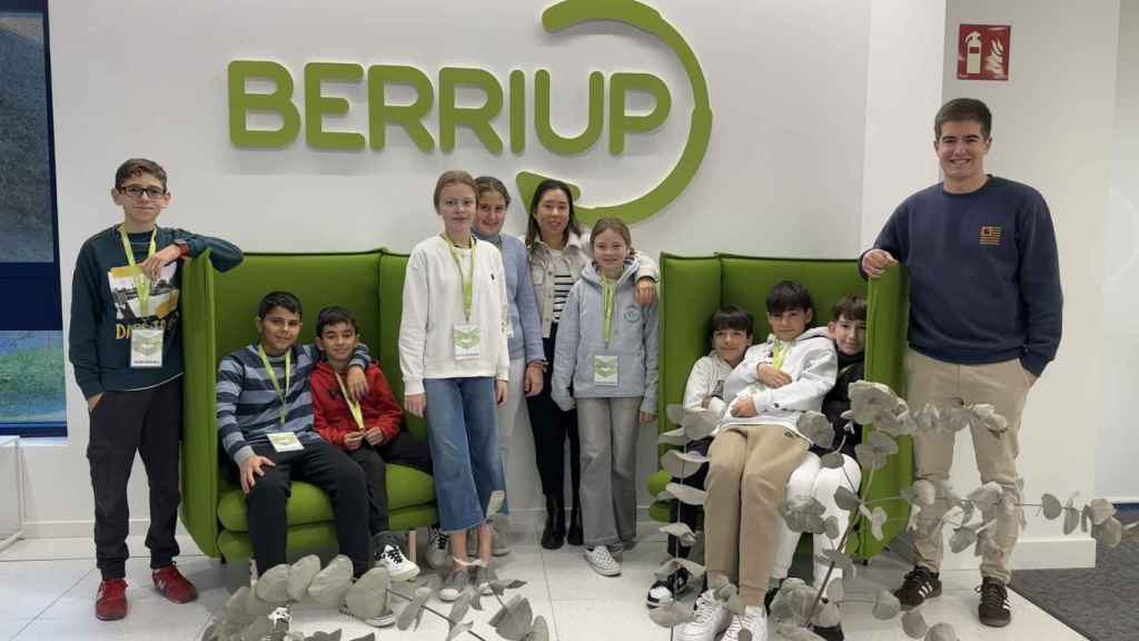 Escolares participantes en la iniciativa BerriUp Kids para promover el emprendimiento entre los futuros fundadores de startups.