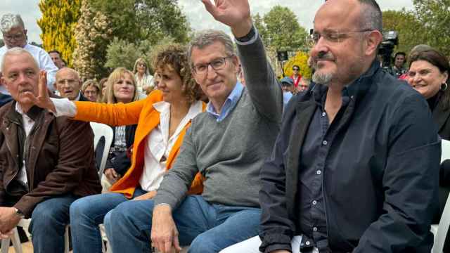 El líder del PP, Alberto Núñez Feijóo, en la rueda de prensa de Tortosa