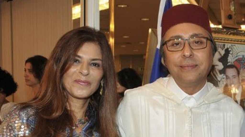 Samira Sitail y su marido, Samir Addahre, ex cónsul, ex embajador y representante de Marruecos ante la Unesco en París.