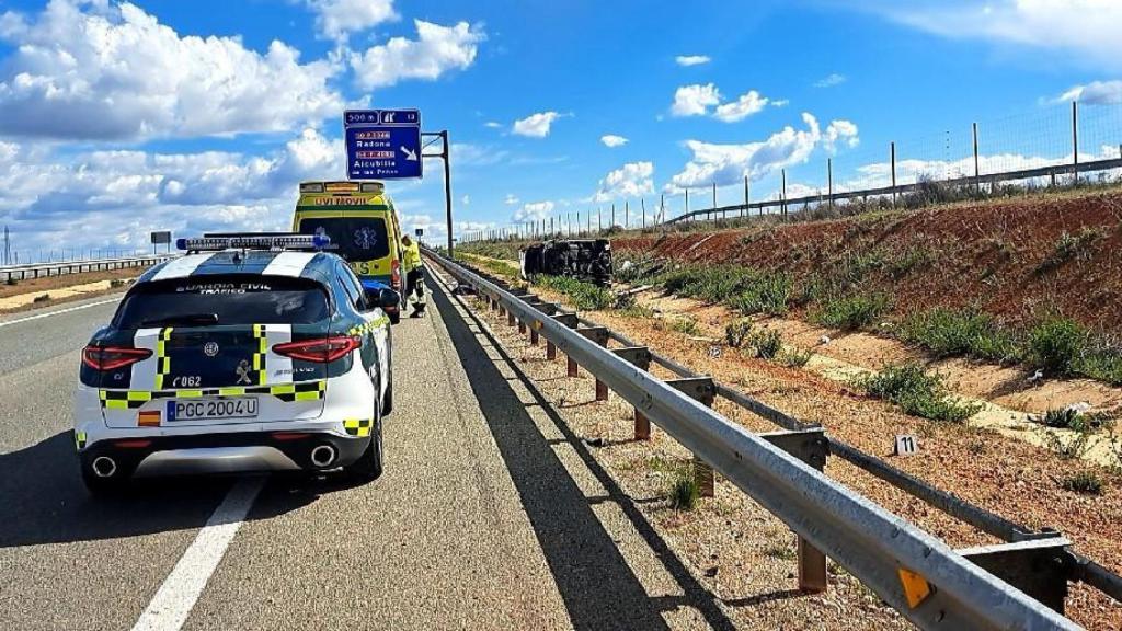 Heridas tres personas tras volcar la furgoneta en la que viajaban en la A-15 en Alcubilla de las Peñas