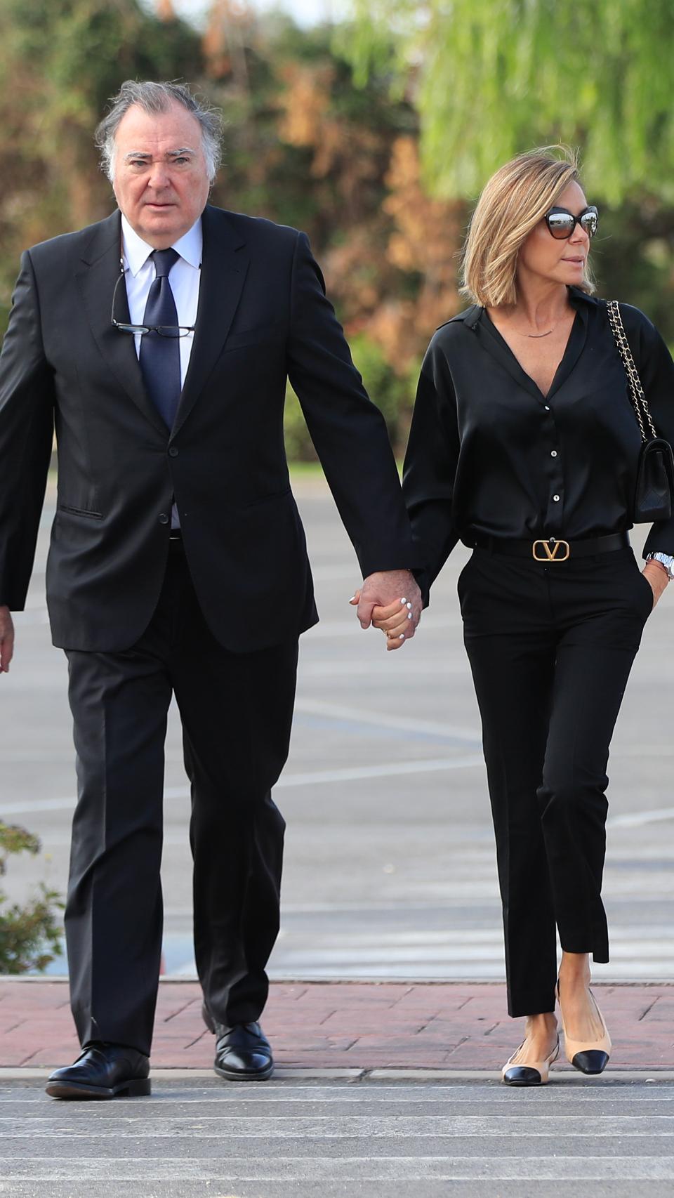 Juancho García Obregón junto a su mujer, Marta Vázquez de Castro, el día del entierro empresario Antonio García Fernández, en septiembre de 2022.