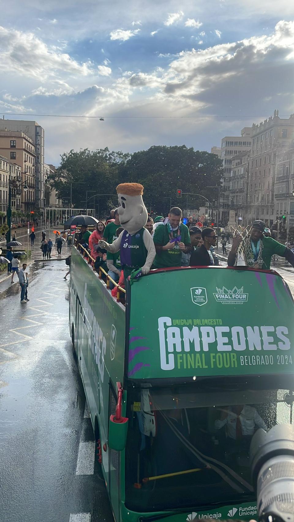 El autobús camino del Ayuntamiento de Málaga.