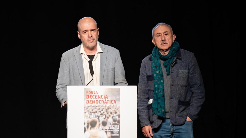 El secretario general de CCOO, Unai Sordo, y el secretario general de UGT, Pepe Álvarez .