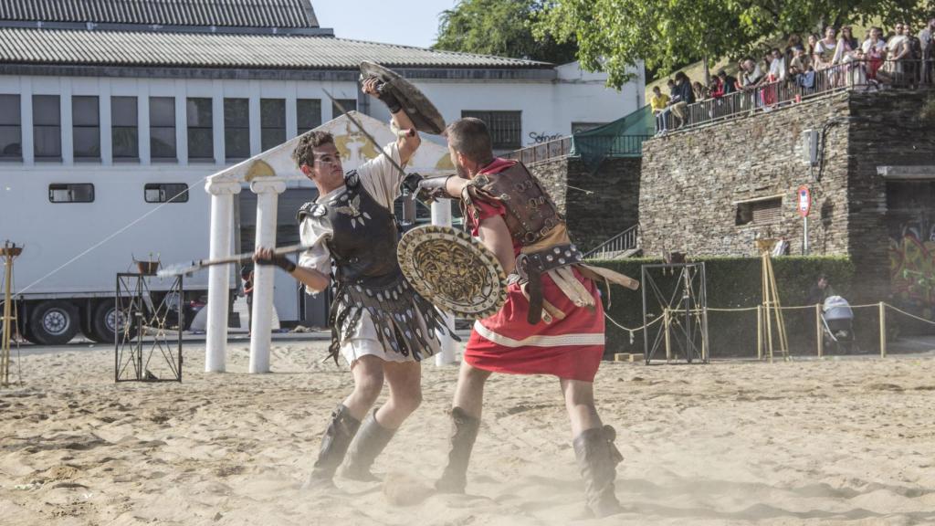 Representación de gladiadores luchando en el Gran Circus Maximus.