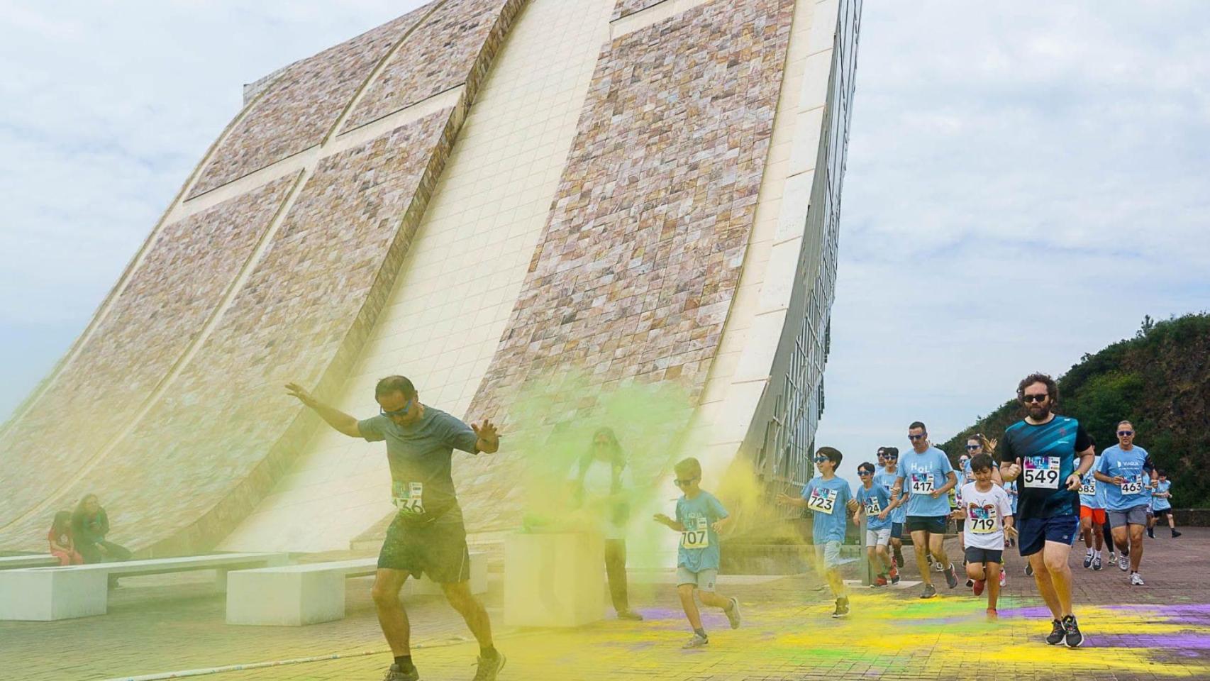 La carrera Holi Gaiás regresa a Santiago de Compostela.