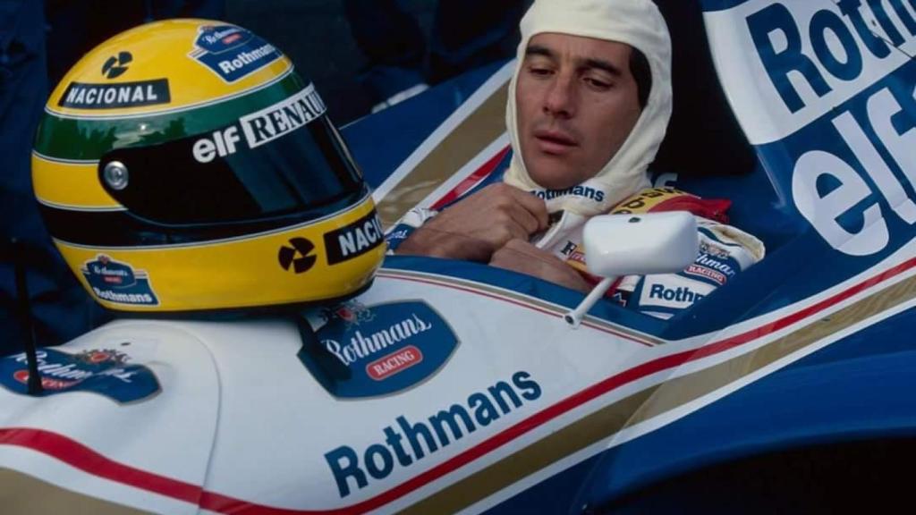Aryton Senna subido al Williams FW16