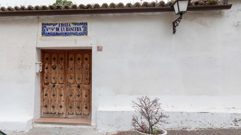 Uno de los accesos a la ermita de la Bastida.