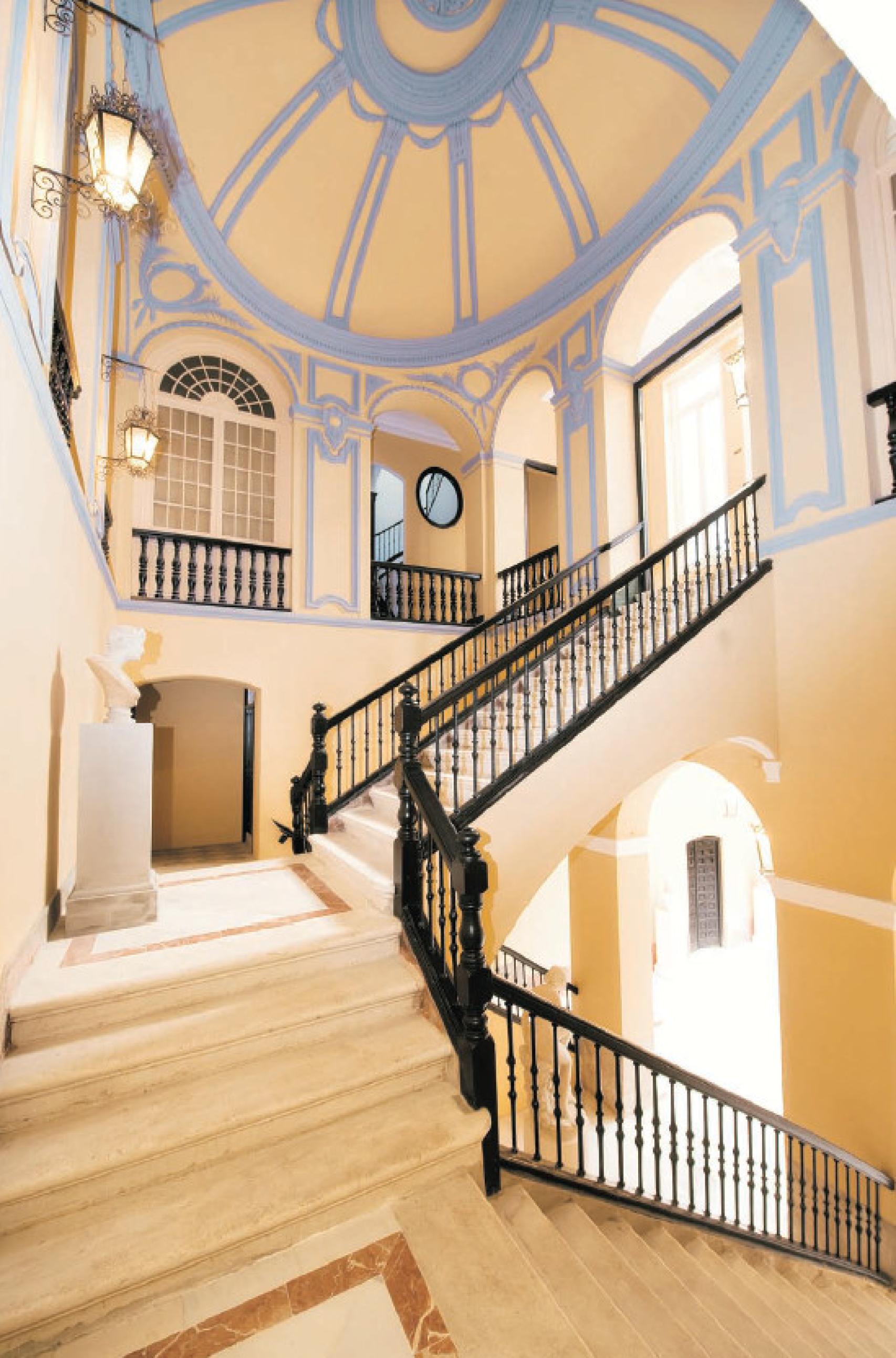 Escalinata del Palacio Trinidad Grund de Málaga.